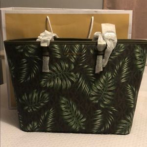 Michael Kors Jet Set Large Beautiful Brand New WOW